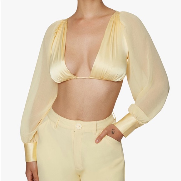 Cute cropped puff sleeve satin blouse - Picture 2 of 5